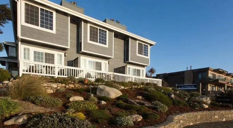 Sand Pebbles Inn