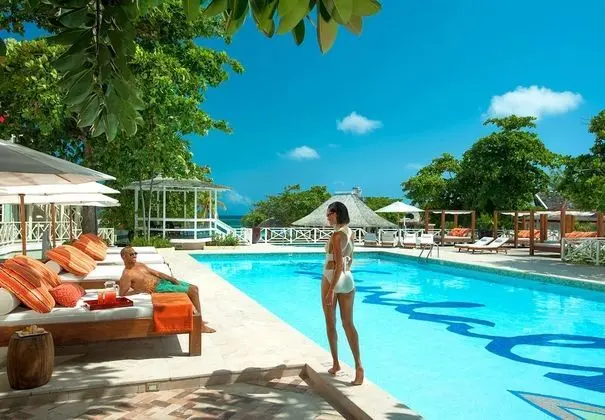 Sandals Montego Bay - ALL INCLUSIVE Couples Only - Havuz