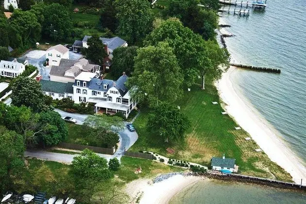 Sandaway Suites & Beach