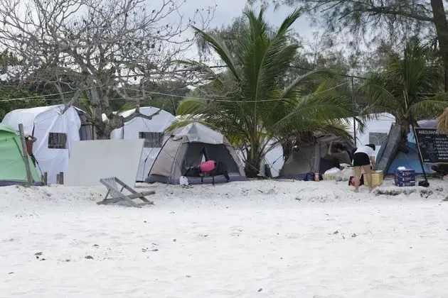 Sandbank Restaurant & Camping Koh Rong - Oda