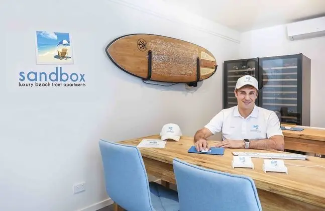 Sandbox Luxury Beach Front Apartments - Lobi