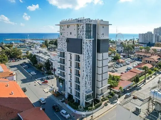 Sanders Gaia, Larnaca