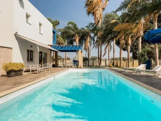 Sanders Governors Beach House