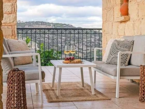 Sanders View B Peristerona