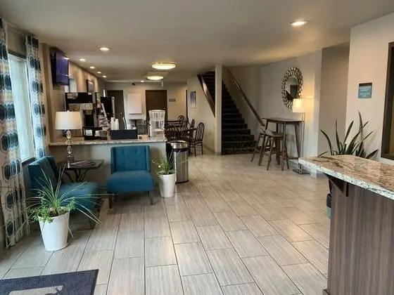 Sandhill Inn & Suites - Lobi