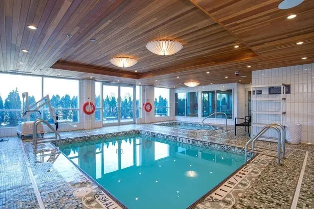 Sandman Hotel Hamilton - Havuz