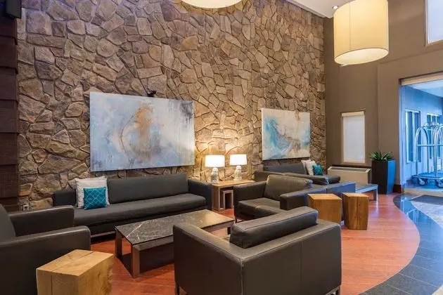 Sandman Signature Calgary Airport Hotel - Lobi