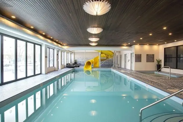 Sandman Signature Sherwood Park Hotel - Havuz