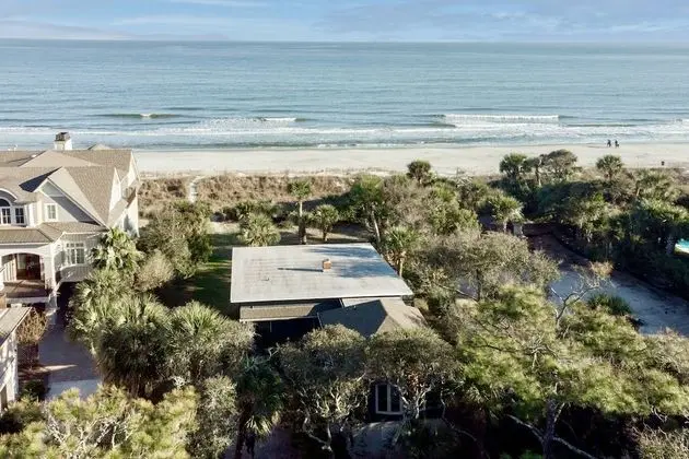 Sandpiper by Avantstay Gorgeous Beachside Home w/ Spacious Yard & Chic Design