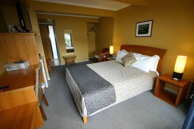 Sandpiper Motel
