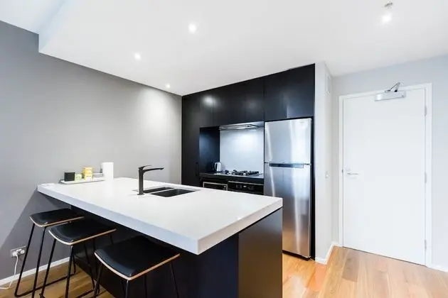 SANDRA, 1BDR Carlton Apartment - Mutfak