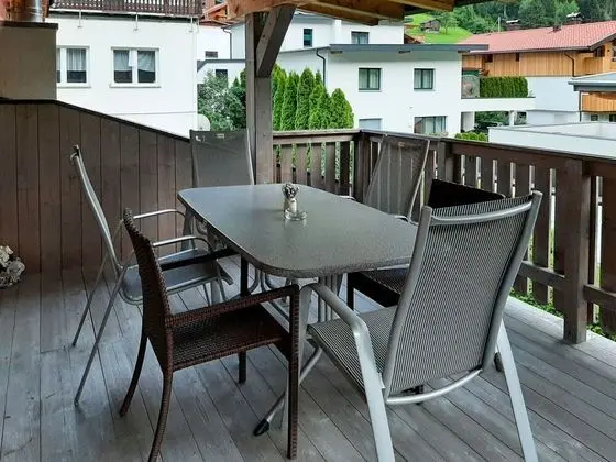 Sandra See in See With 2 Bedrooms and 1 5 Bathrooms - Oda