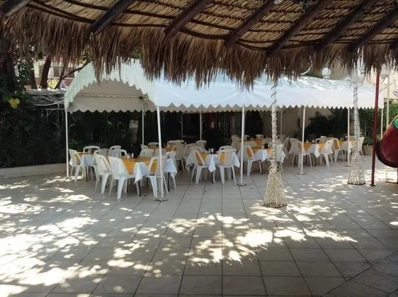 Sands Acapulco - Genel