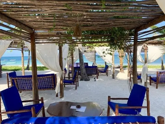 The Sands Beach Resort Zanzibar - Plaj