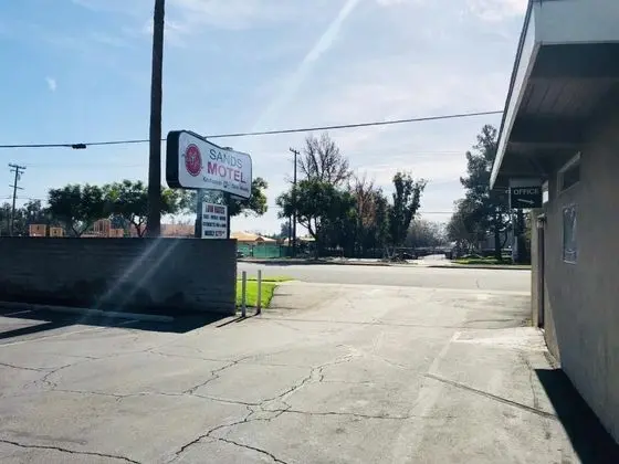 Sands Motel - Genel