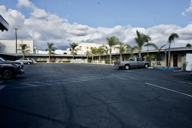 Sands Motel - Otopark
