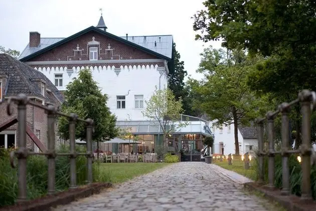 Sandton Hotel Chateau De Raay