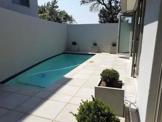 Sandton Executive Suites on Daisy - Havuz