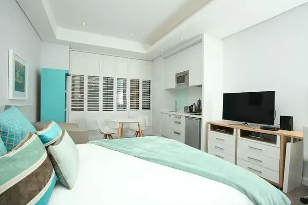 Sandton Skye Unit 702 - Oda