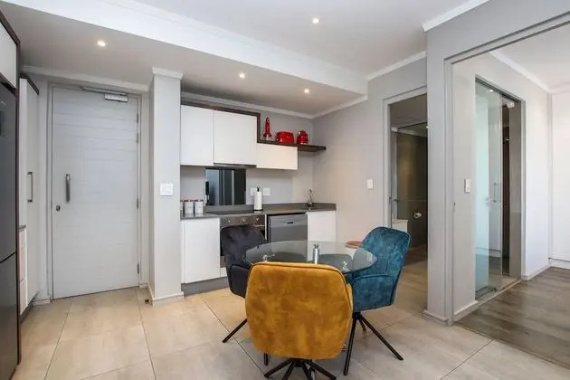 Sandton Smart Apartment Twelve - Mutfak