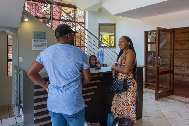 Sandton Times Square Serviced Apartments - Lobi