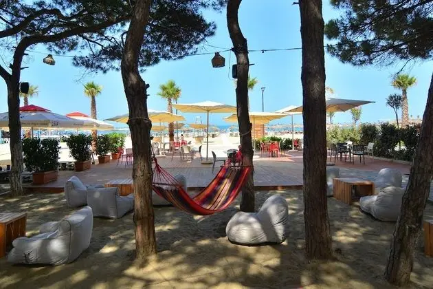 Sandy Beach Resort - Plaj
