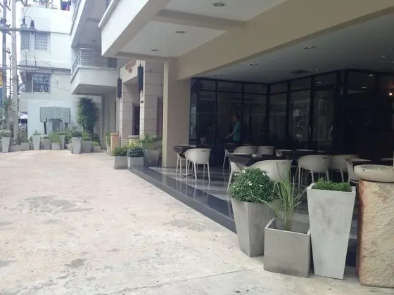 Sandy Spring Hotel - Dış Mekan