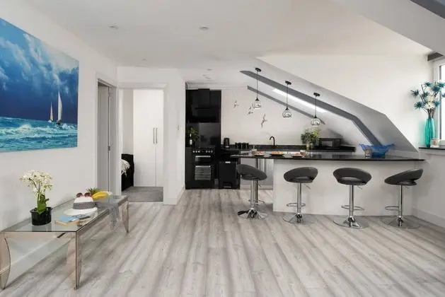 Sandybanks Loft - Penthouse Seaview Apartment