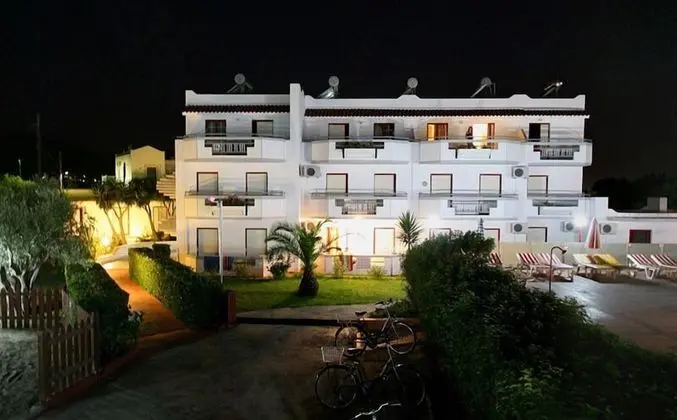 Sandy's Studios Apartments & Log Villas - Dış Mekan