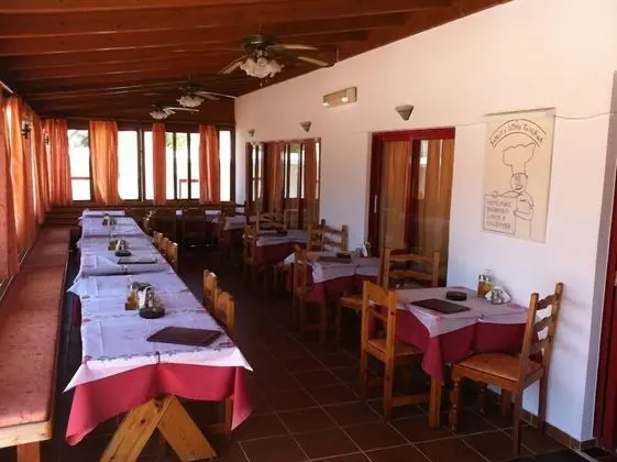 Sandy's Studios Apartments & Log Villas - Yerinde Yemek