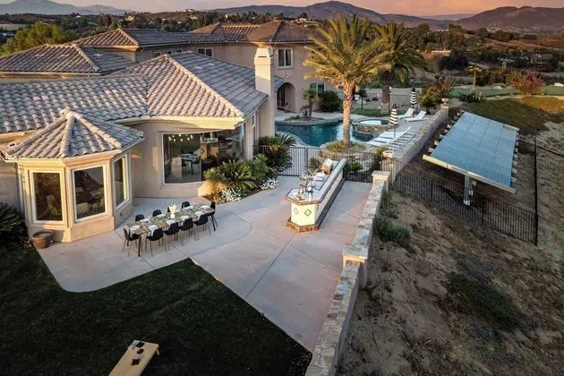 Sangiovese By Avantstay Spectacular Estate w/ Pool, Hot Tub & Putting Green - Dış Mekan