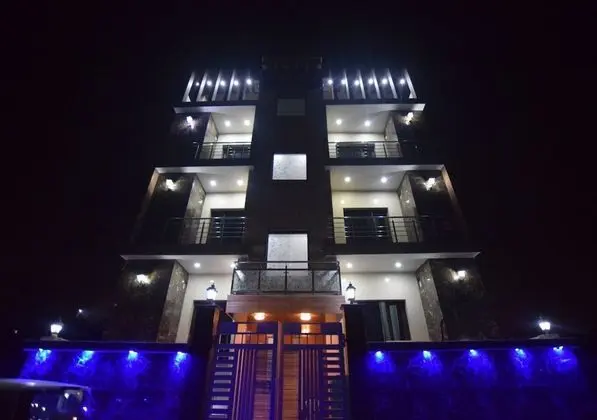 Sangvi Palace