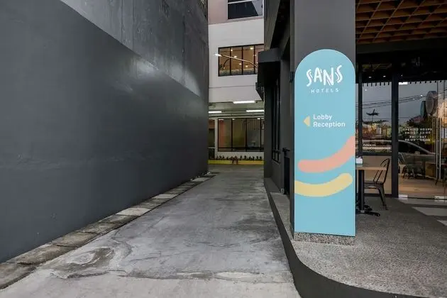 Sans Hotel Puri Indah Jakarta