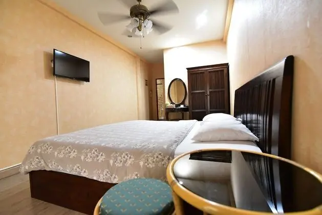 Sansabai House Hotel - Oda