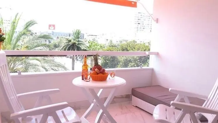 Santa Catalina Beach Flat by Canary365 - Öne Çıkan Resim