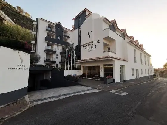 Santa Cruz Village Hotel