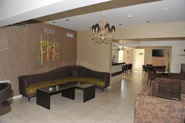 Santa Helena Hotel - Lobi