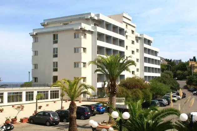 Santa Lucia and Le Sabbie D Oro