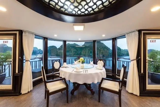 Santa Maria Cruises Halong Bay - Yerinde Yemek