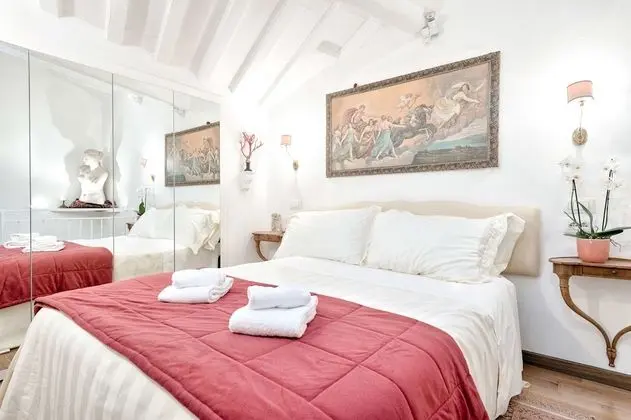 Santa Reparata Elegant