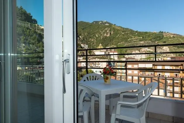 Santa Tecla Apartments