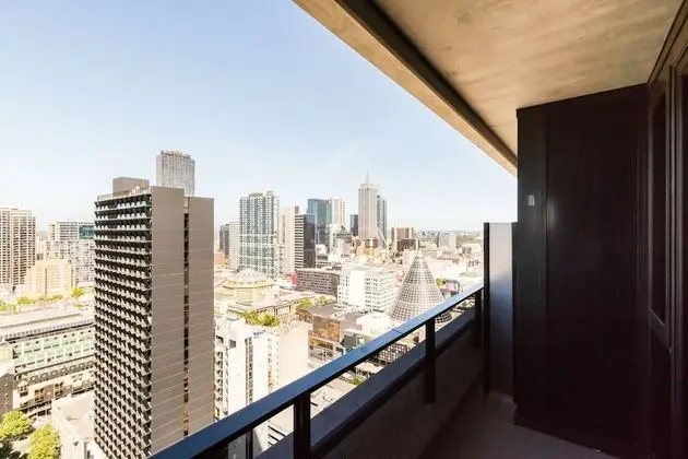 SANTERI, 2BDR Melbourne Apartment