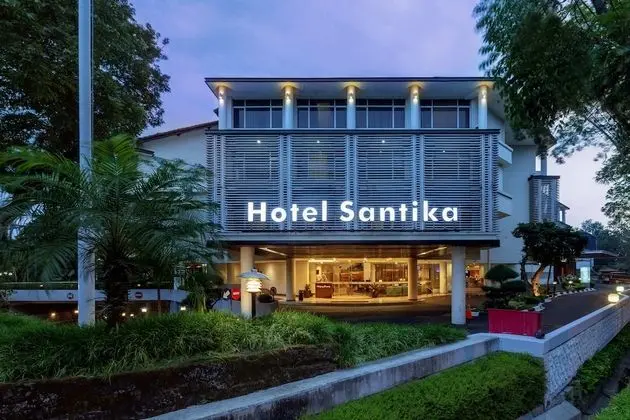 Hotel Santika Bandung - CHSE Certified - Dış Mekan