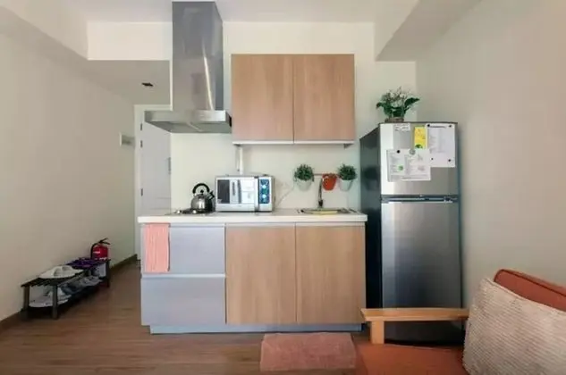 Santorini 1 Bedroom Condo at Azure Urban Residences - Mutfak