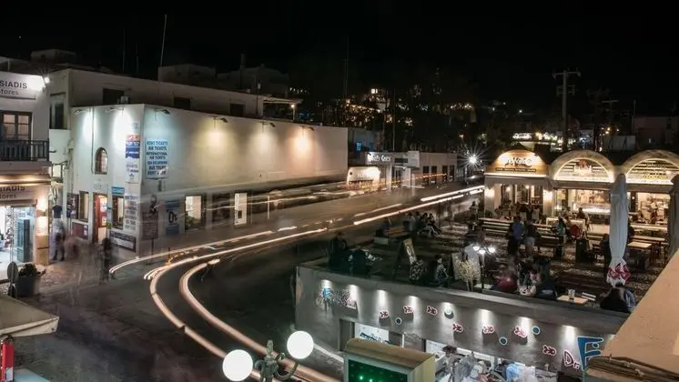 Santorini Main Square - Oda