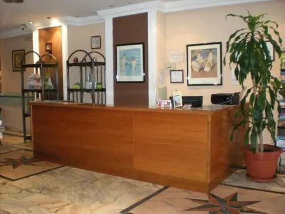 Hotel Sanz - Lobi