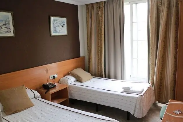 Hotel Sanz - Oda