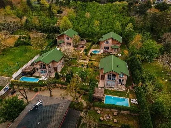 Sapanca Sahra Kütük Evleri