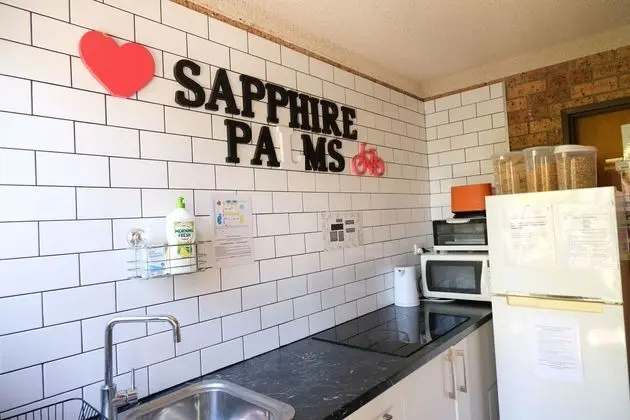 SAPPHIRE PALMS MOTEL