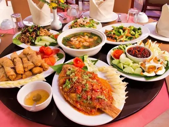 Sappraiwan Elephant Resort & Sanctuary - Yeme / İçme